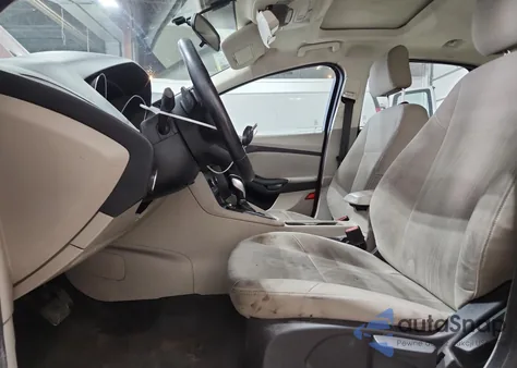 2015 Ford Focus Se z USA, uszkodzony, nr VIN 1FADP3F20FL246518